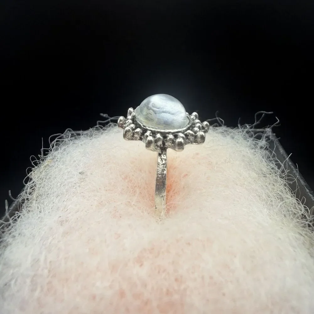 Bohemian Style Ring - Starburst  Sundance Moonstone Silver Tone Women’s Sz 5.75
